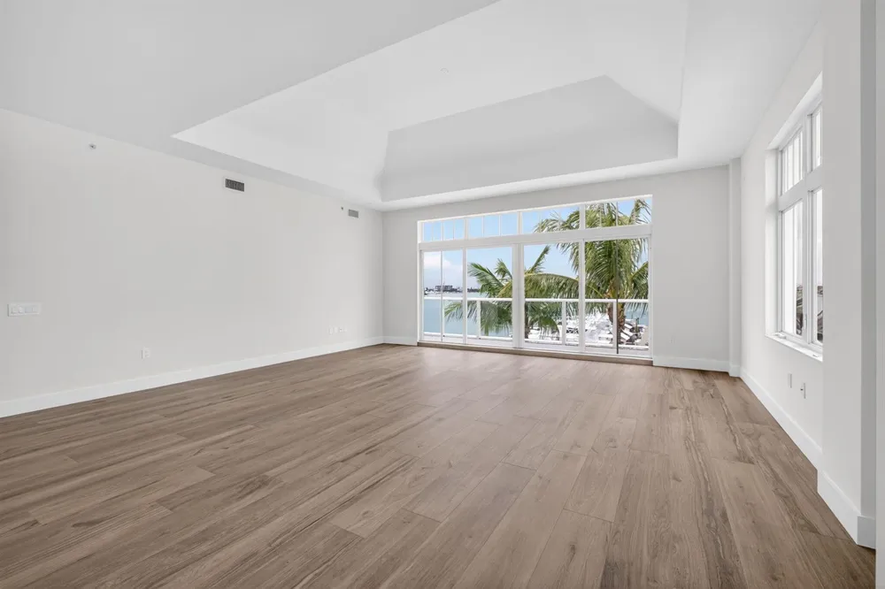176 Lake Drive #1-302 Palm Beach Shores, FL 33404