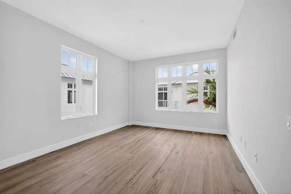 176 Lake Drive #1-302 Palm Beach Shores, FL 33404