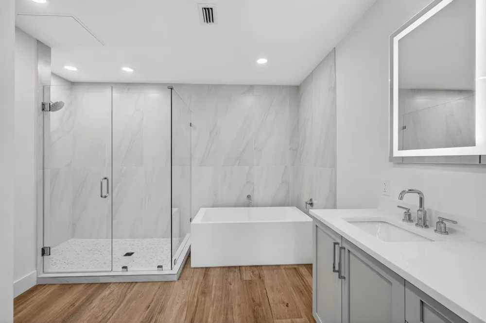 176 Lake Drive #1-302 Palm Beach Shores, FL 33404