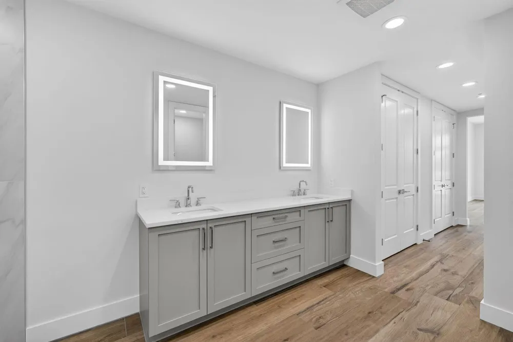 176 Lake Drive #1-302 Palm Beach Shores, FL 33404