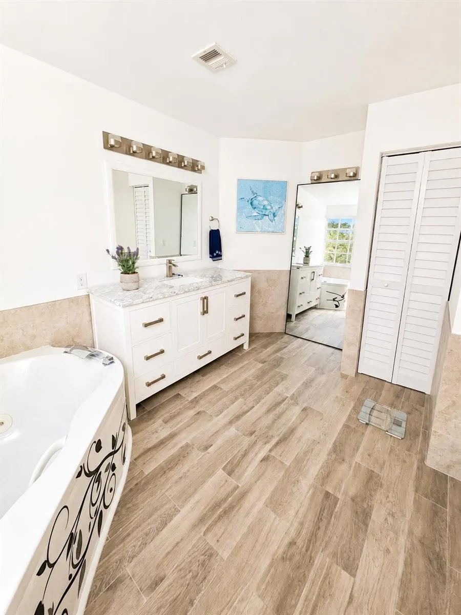 15705 NW 10th Street Pembroke Pines, FL 33028
