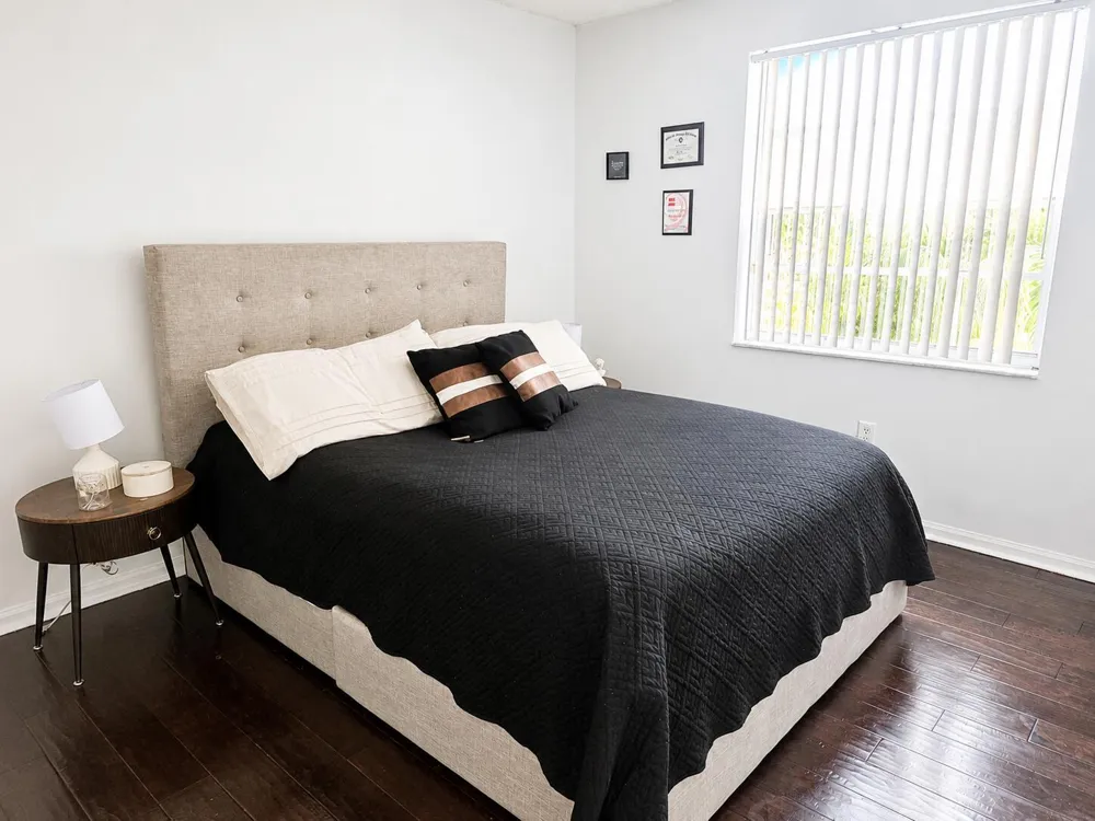 15705 NW 10th Street Pembroke Pines, FL 33028