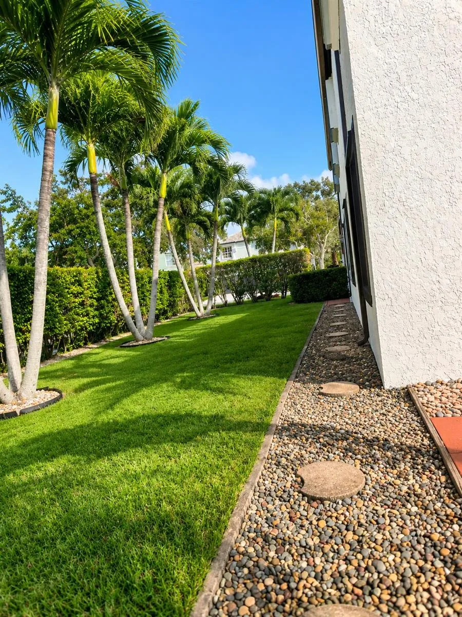 15705 NW 10th Street Pembroke Pines, FL 33028