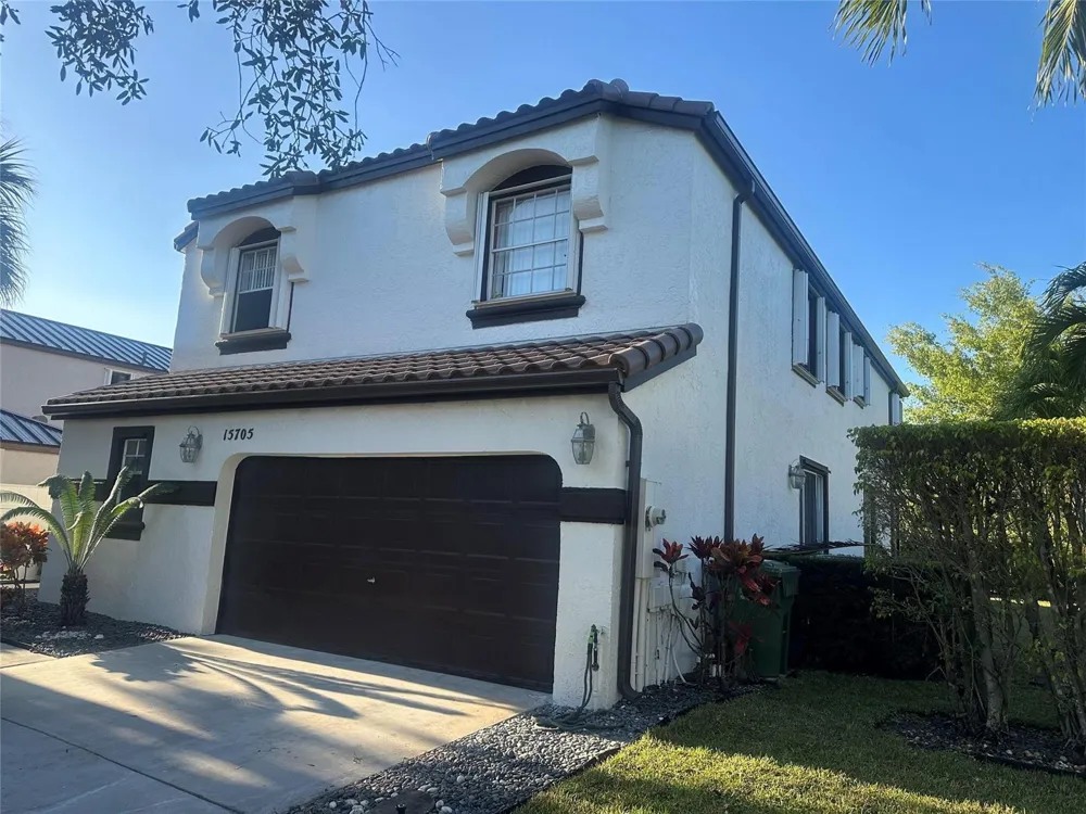 15705 NW 10th Street Pembroke Pines, FL 33028