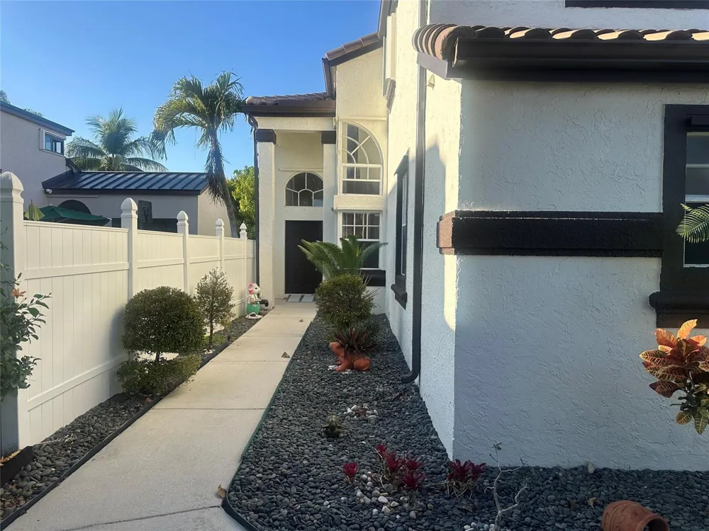 15705 NW 10th Street Pembroke Pines, FL 33028