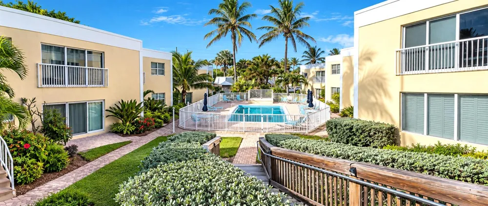 3541 NE Ocean Boulevard NE #15 Hutchinson Island, FL 34957