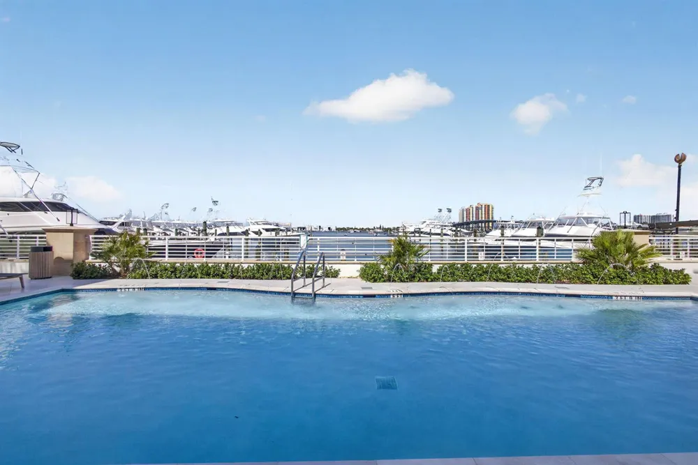 182 Lake Drive #5-301 Palm Beach Shores, FL 33404