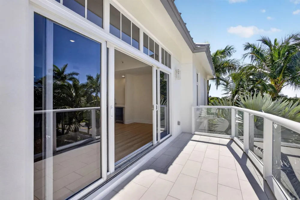 182 Lake Drive #5-301 Palm Beach Shores, FL 33404