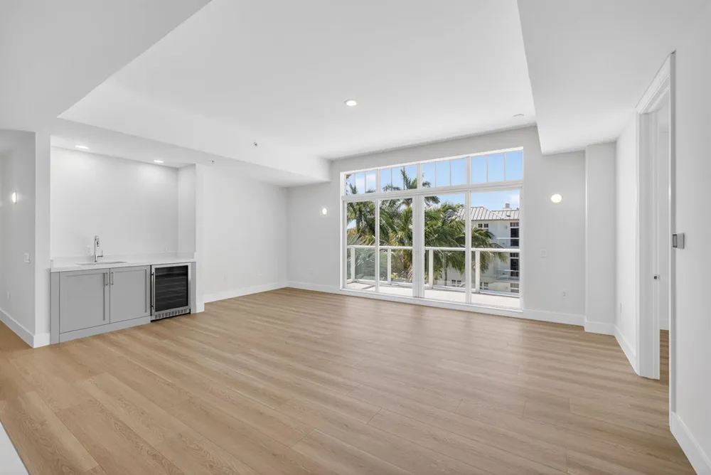 182 Lake Drive #5-301 Palm Beach Shores, FL 33404