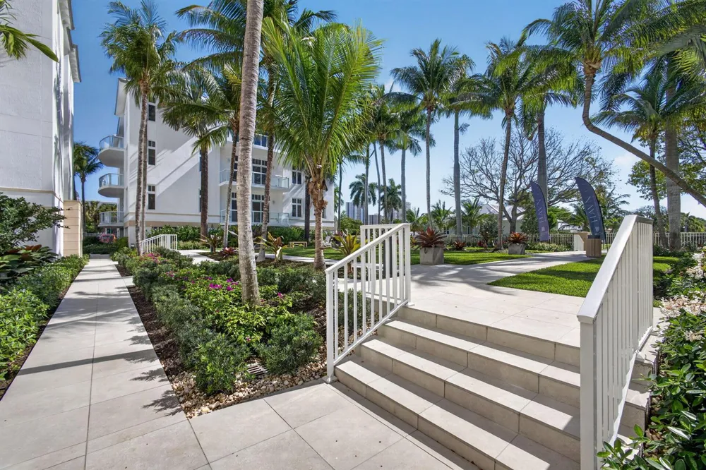 182 Lake Drive #5-301 Palm Beach Shores, FL 33404