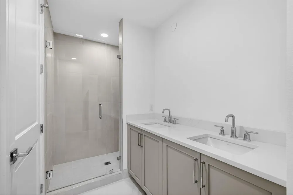 182 Lake Drive #5-301 Palm Beach Shores, FL 33404