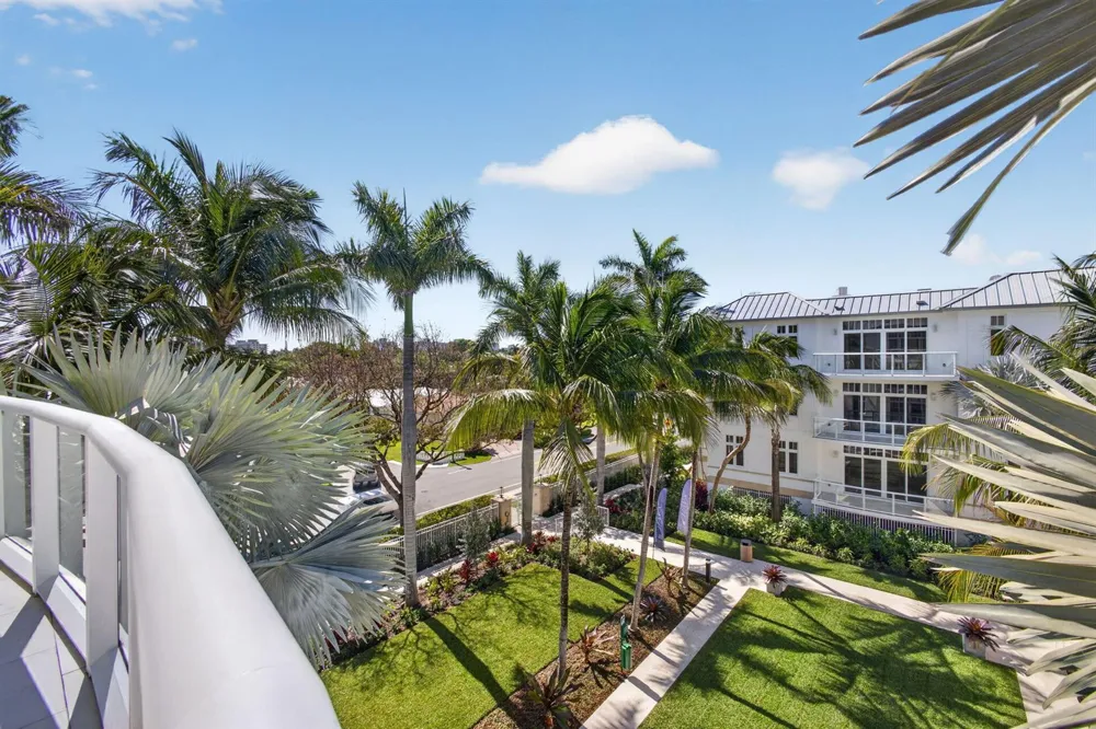 182 Lake Drive #5-301 Palm Beach Shores, FL 33404