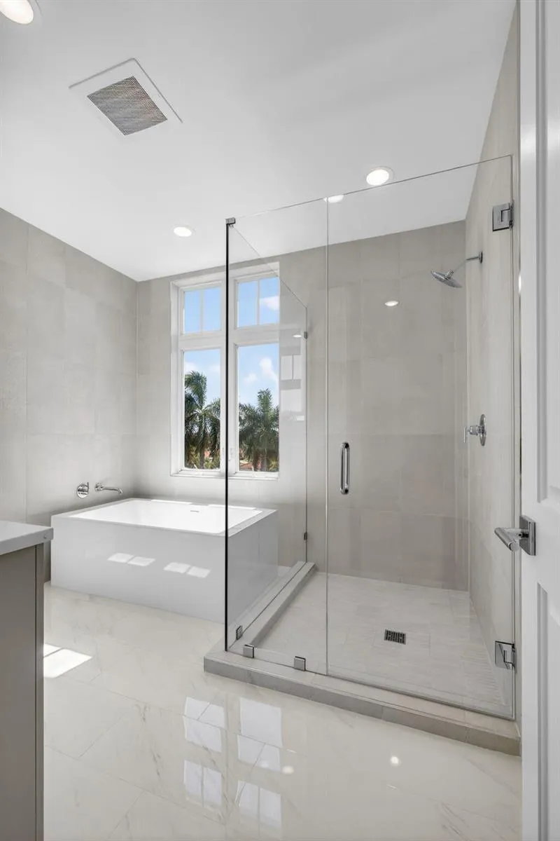 182 Lake Drive #5-301 Palm Beach Shores, FL 33404