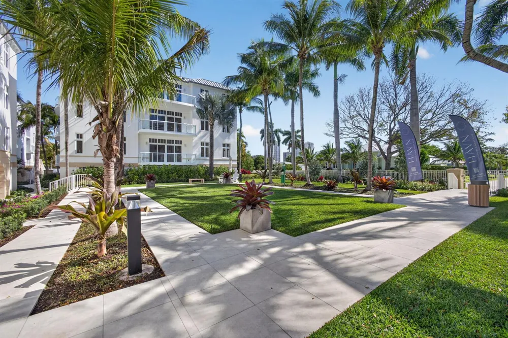 182 Lake Drive #5-301 Palm Beach Shores, FL 33404