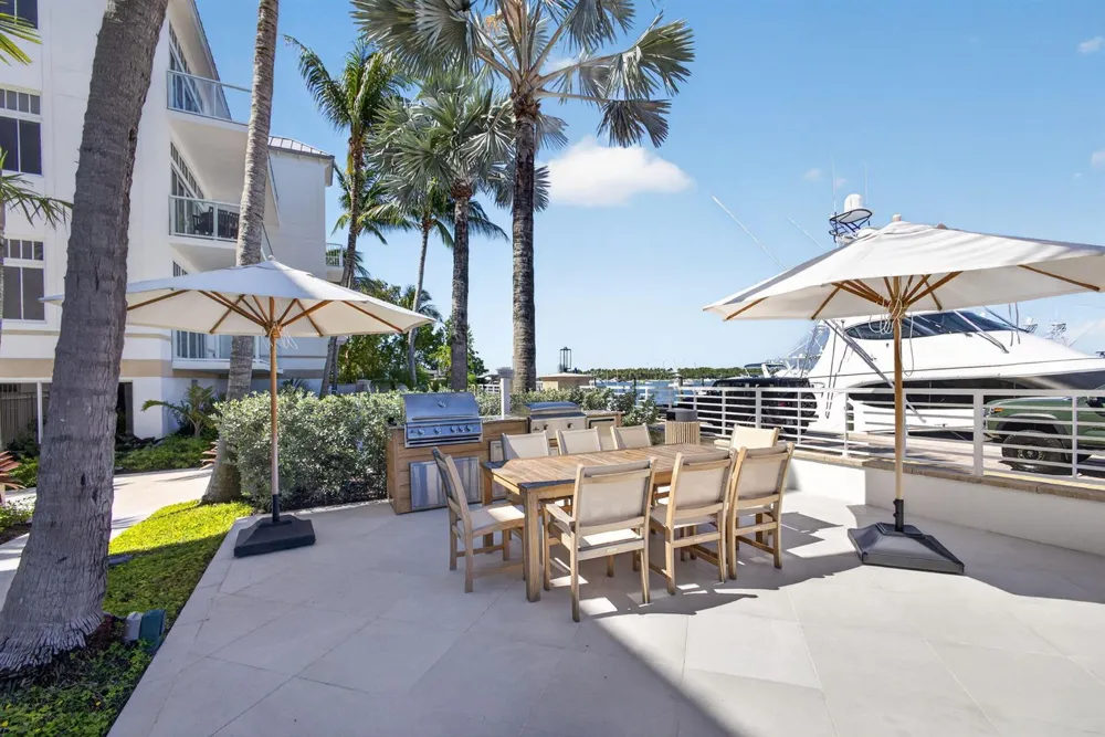182 Lake Drive #5-301 Palm Beach Shores, FL 33404
