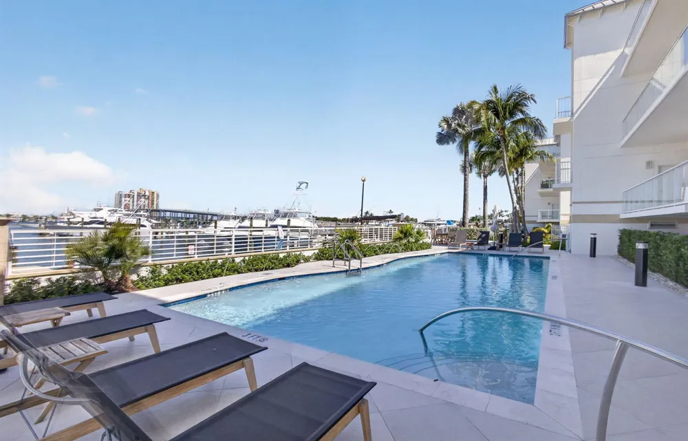 182 Lake Drive #5-301 Palm Beach Shores, FL 33404