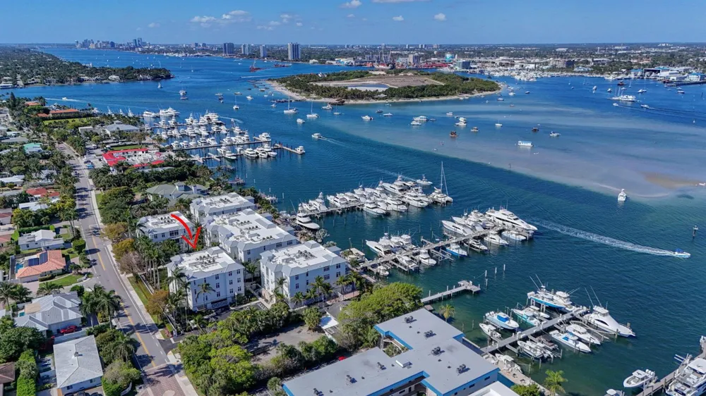182 Lake Drive #5-301 Palm Beach Shores, FL 33404