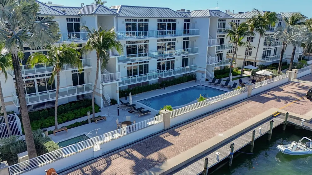 182 Lake Drive #5-301 Palm Beach Shores, FL 33404
