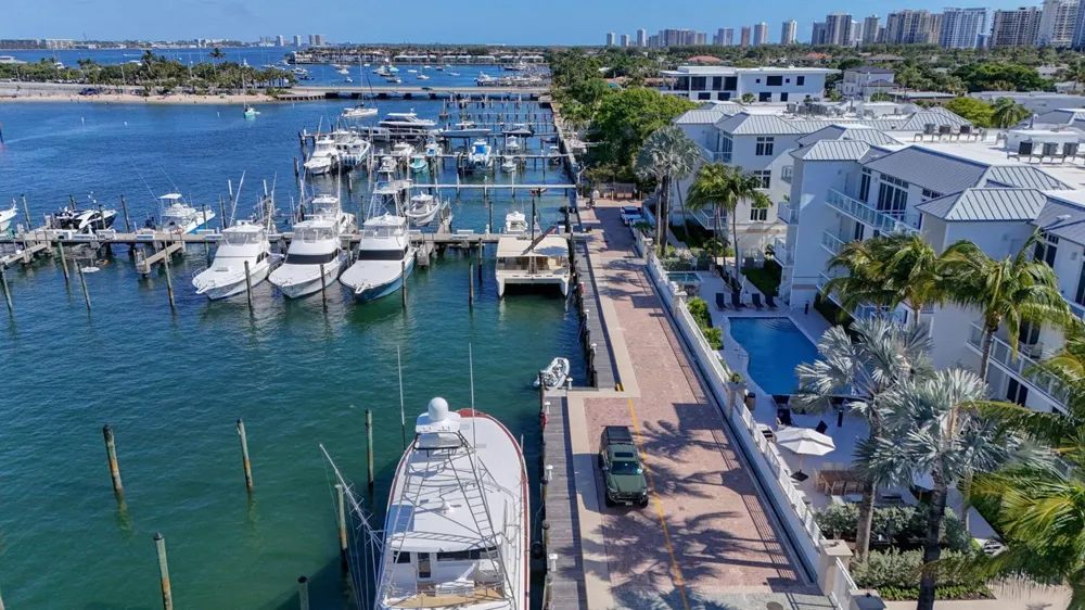 182 Lake Drive #5-301 Palm Beach Shores, FL 33404