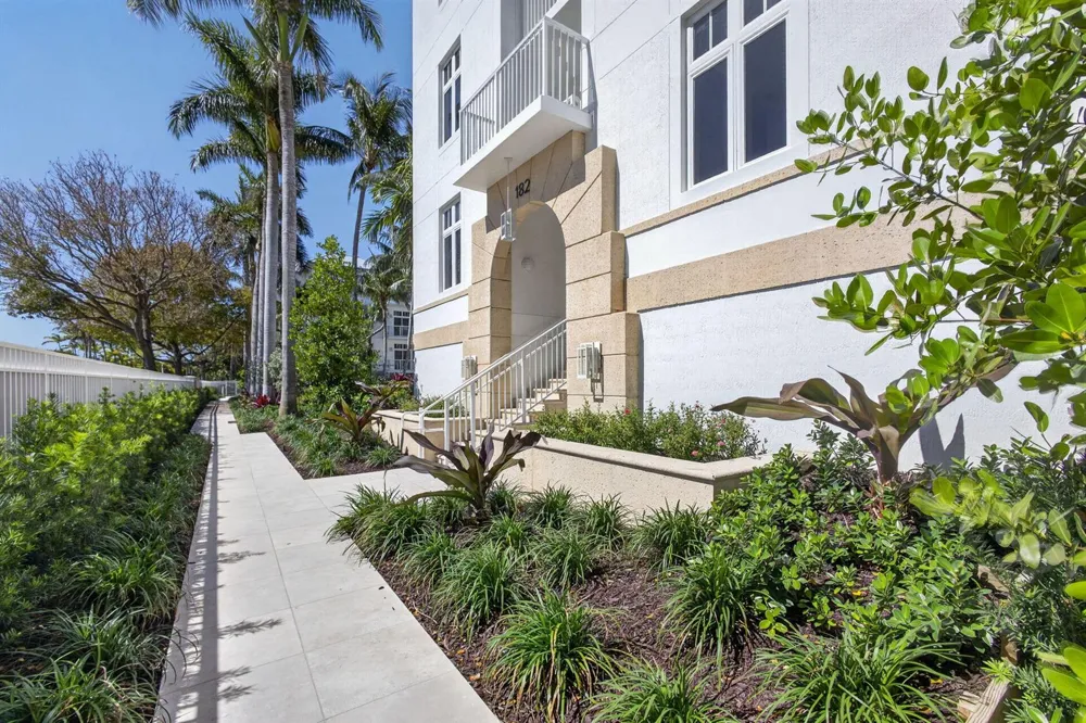 182 Lake Drive #5-301 Palm Beach Shores, FL 33404