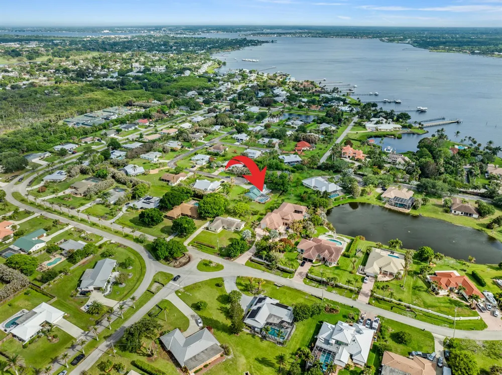 2415 NW Cove View Stuart, FL 34994