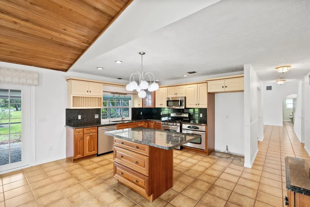 2415 NW Cove View Stuart, FL 34994