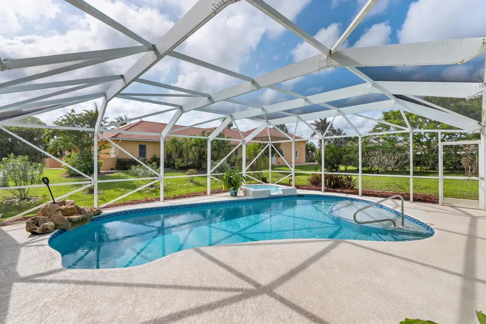2415 NW Cove View Stuart, FL 34994