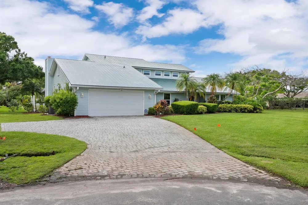 2415 NW Cove View Stuart, FL 34994
