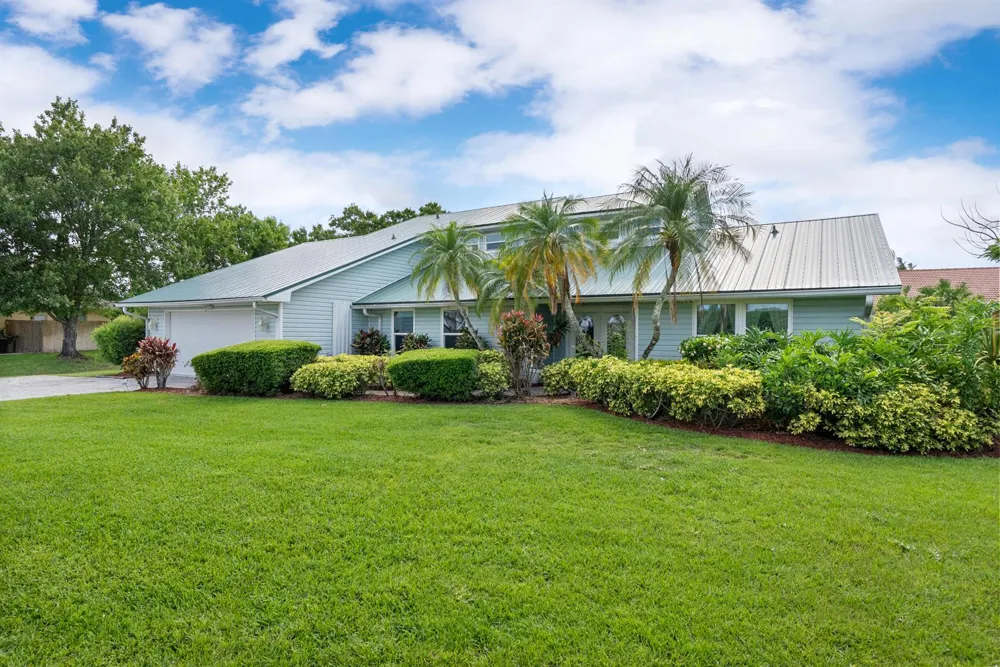 2415 NW Cove View Stuart, FL 34994