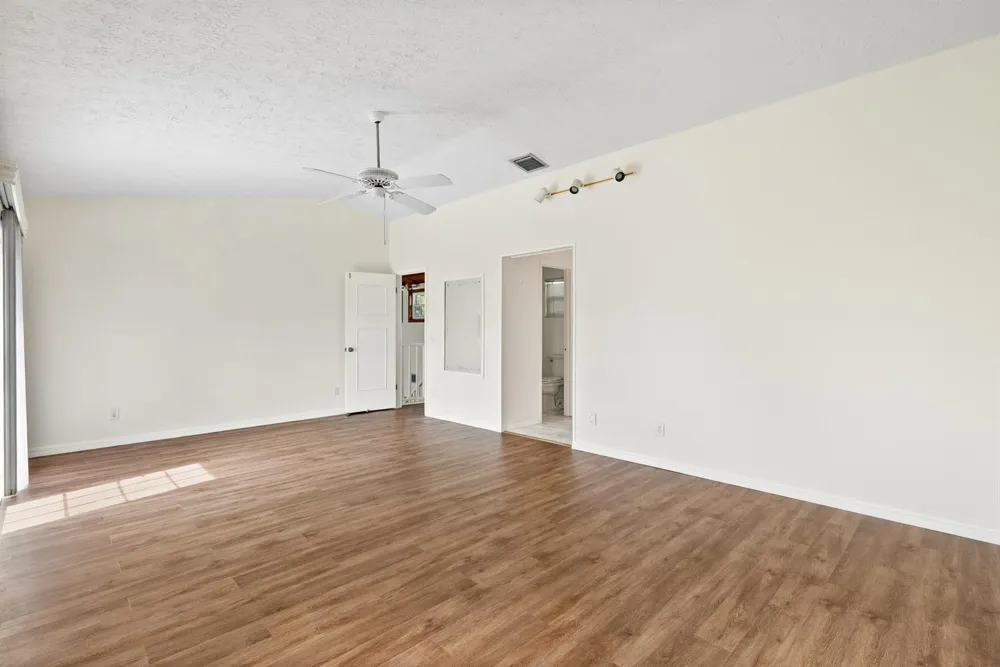 2415 NW Cove View Stuart, FL 34994