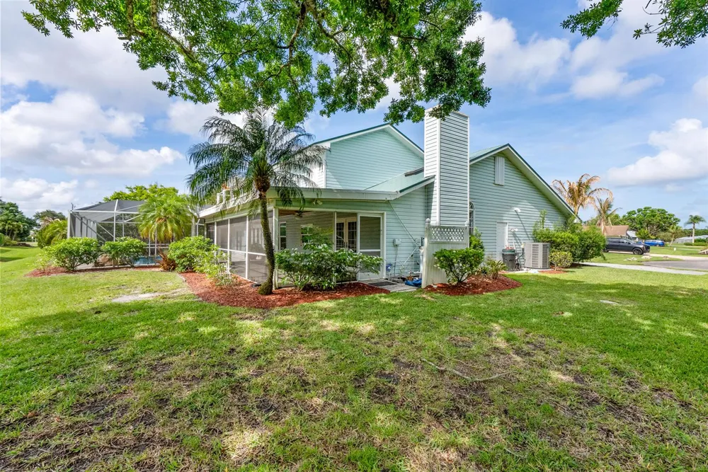 2415 NW Cove View Stuart, FL 34994