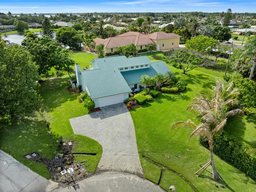 2415 NW Cove View Stuart, FL 34994