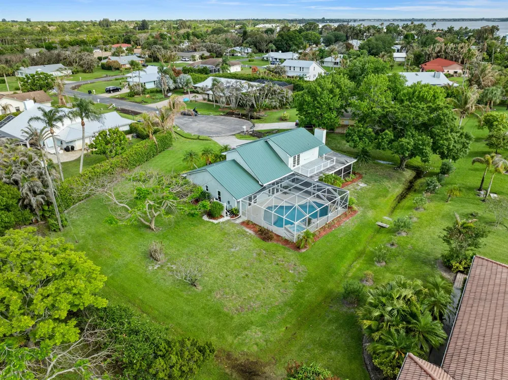 2415 NW Cove View Stuart, FL 34994