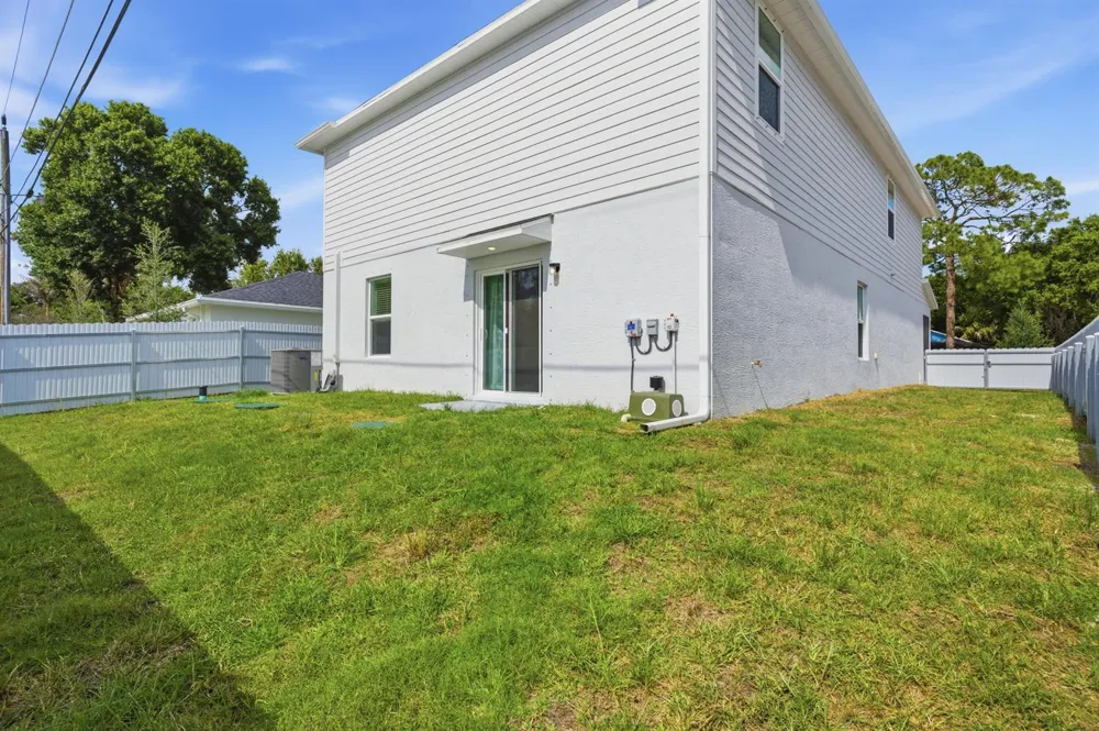 2405 88th Avenue Vero Beach, FL 32966