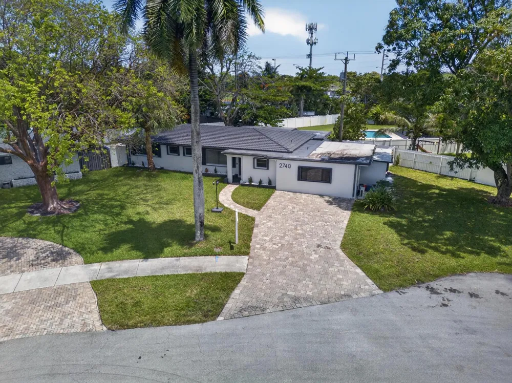 2740 NW 9th Lane Wilton Manors, FL 33311