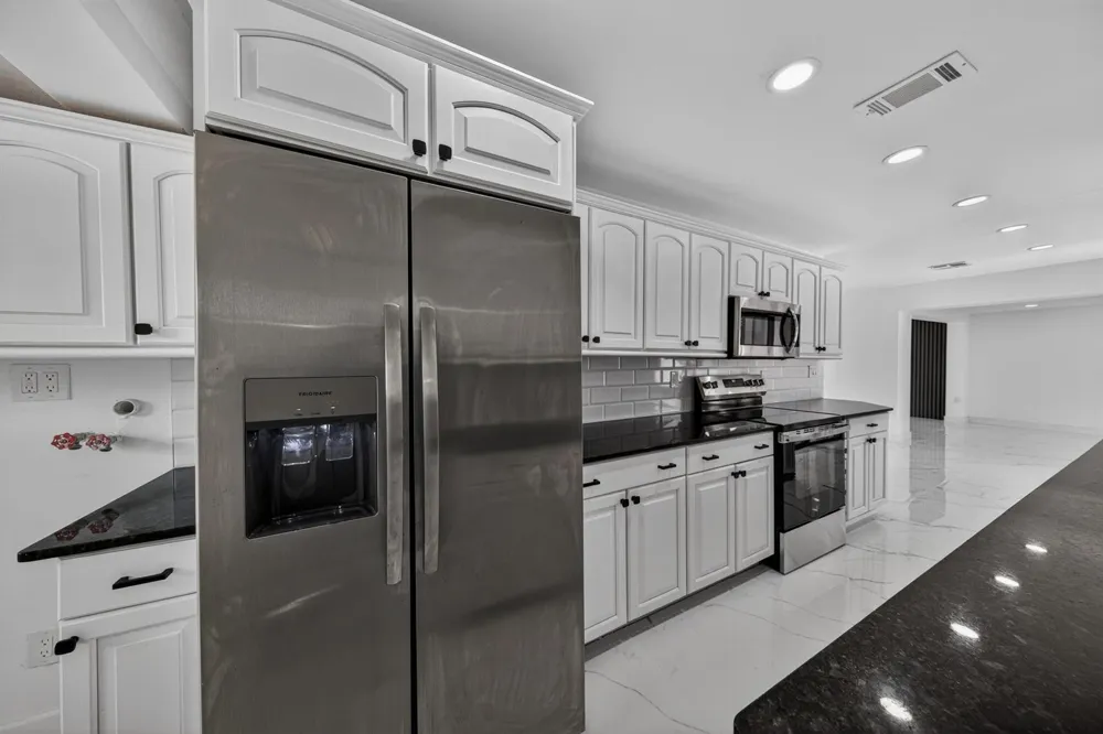 2740 NW 9th Lane Wilton Manors, FL 33311