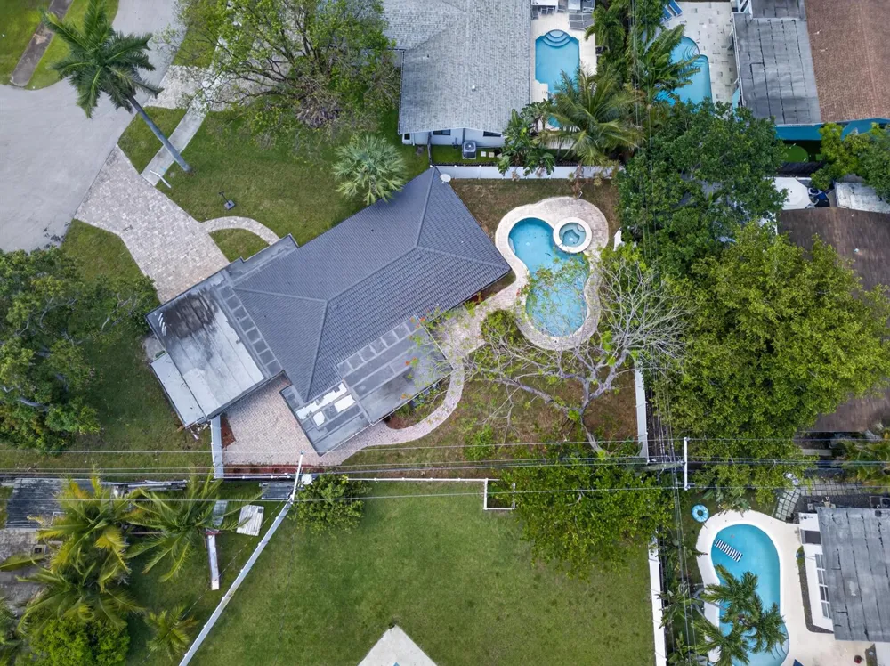 2740 NW 9th Lane Wilton Manors, FL 33311