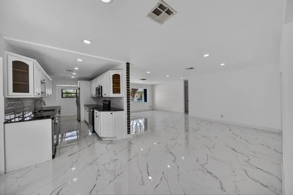 2740 NW 9th Lane Wilton Manors, FL 33311