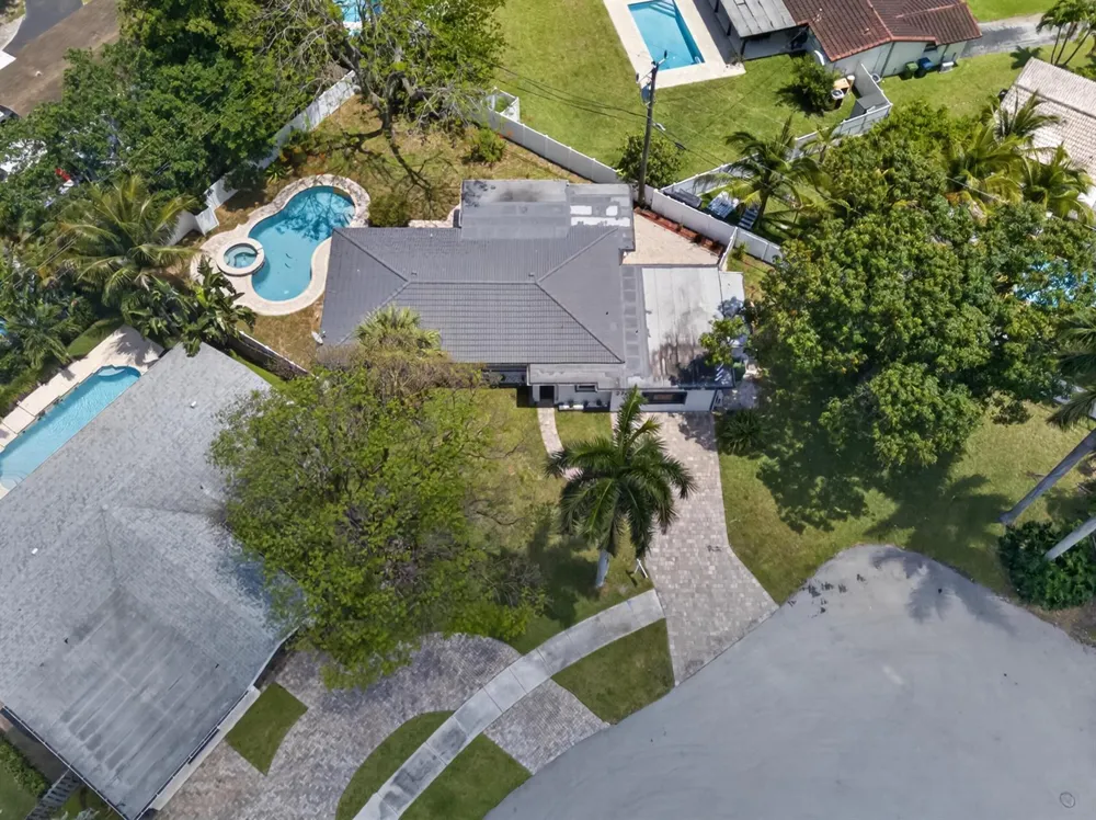 2740 NW 9th Lane Wilton Manors, FL 33311