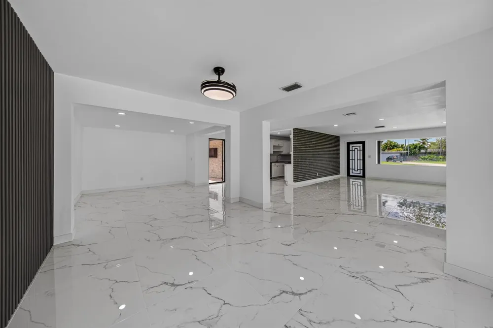 2740 NW 9th Lane Wilton Manors, FL 33311