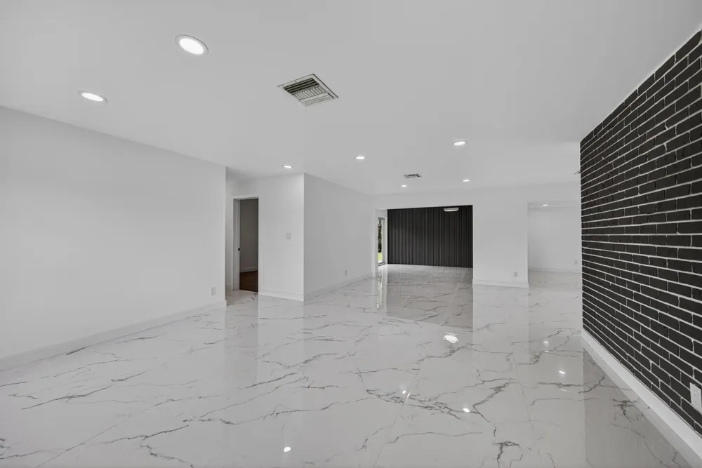 2740 NW 9th Lane Wilton Manors, FL 33311