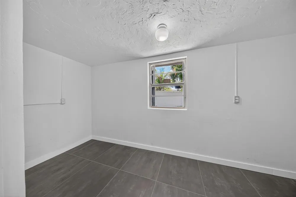 2740 NW 9th Lane Wilton Manors, FL 33311