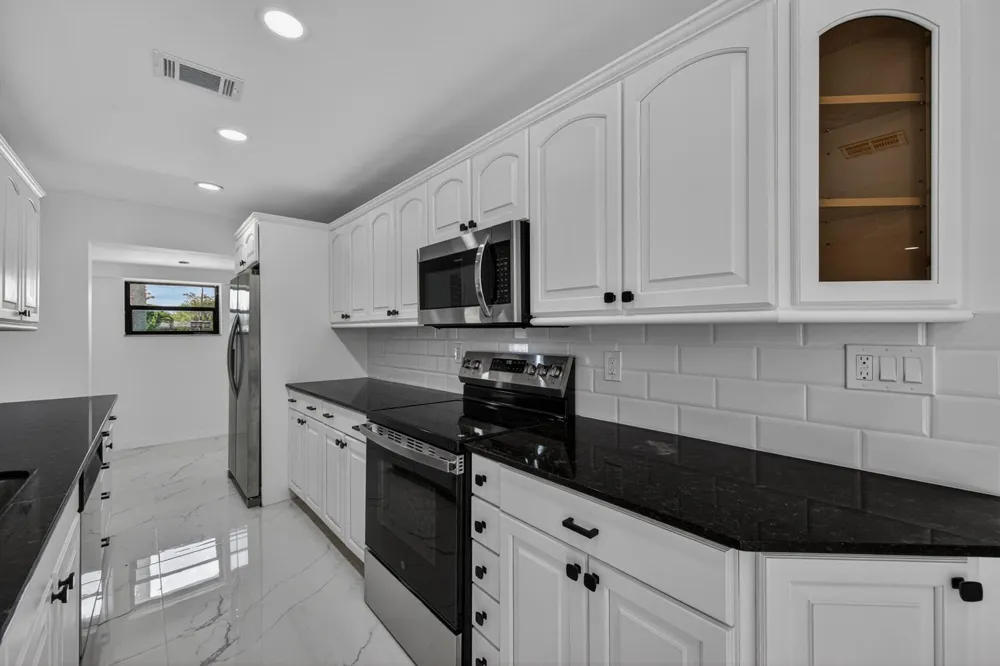 2740 NW 9th Lane Wilton Manors, FL 33311