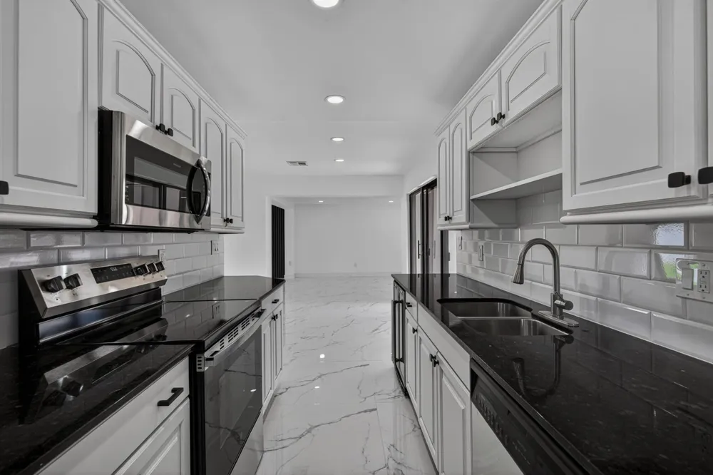 2740 NW 9th Lane Wilton Manors, FL 33311