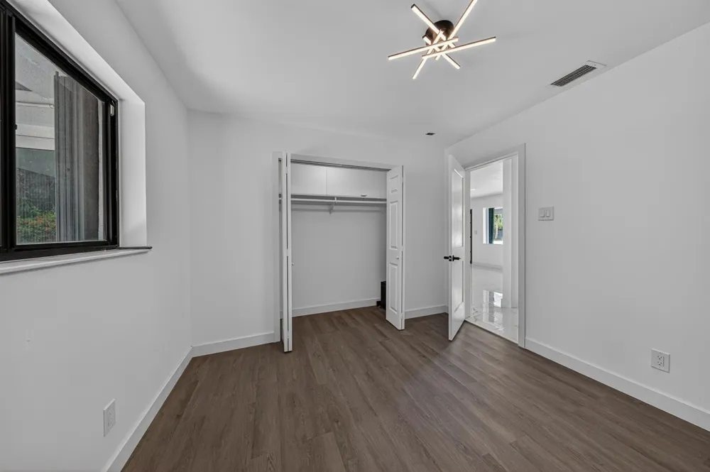 2740 NW 9th Lane Wilton Manors, FL 33311
