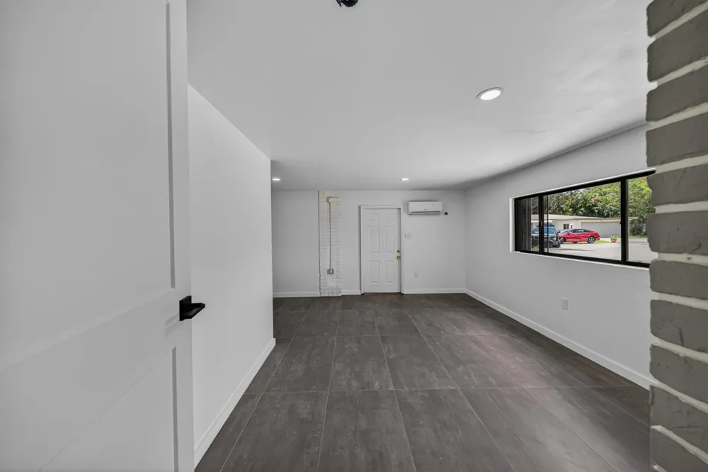 2740 NW 9th Lane Wilton Manors, FL 33311