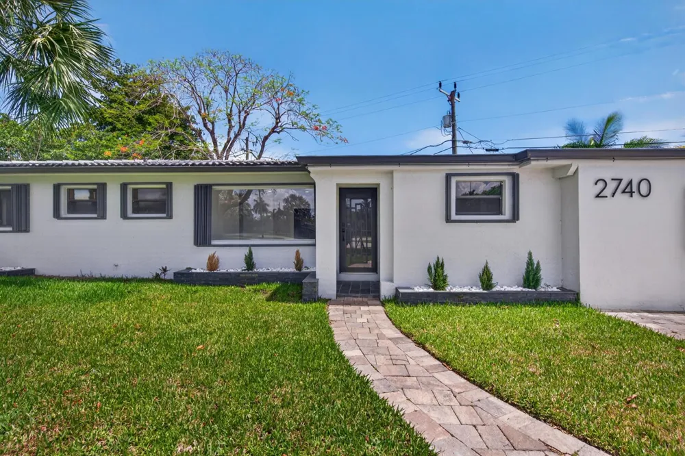 2740 NW 9th Lane Wilton Manors, FL 33311