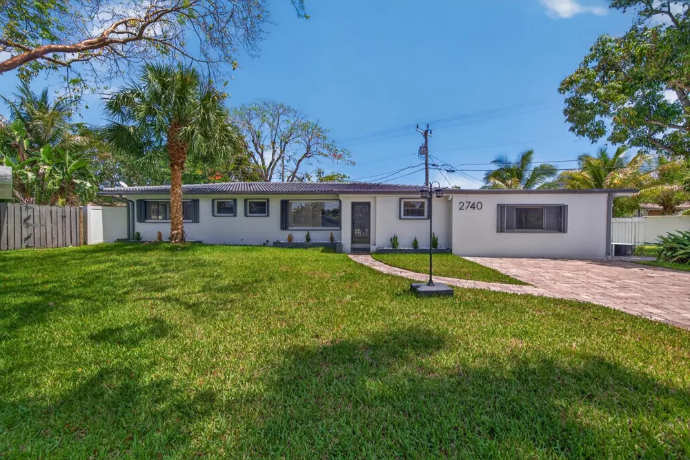 2740 NW 9th Lane Wilton Manors, FL 33311