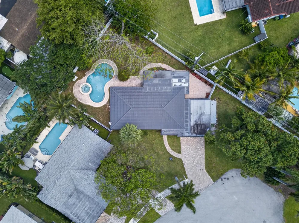 2740 NW 9th Lane Wilton Manors, FL 33311