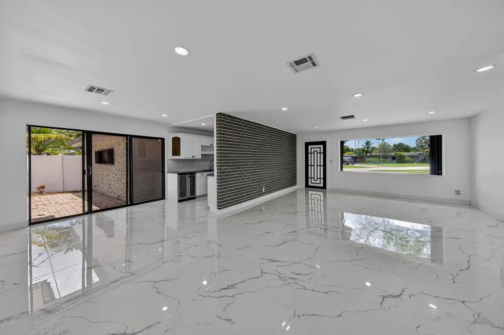 2740 NW 9th Lane Wilton Manors, FL 33311